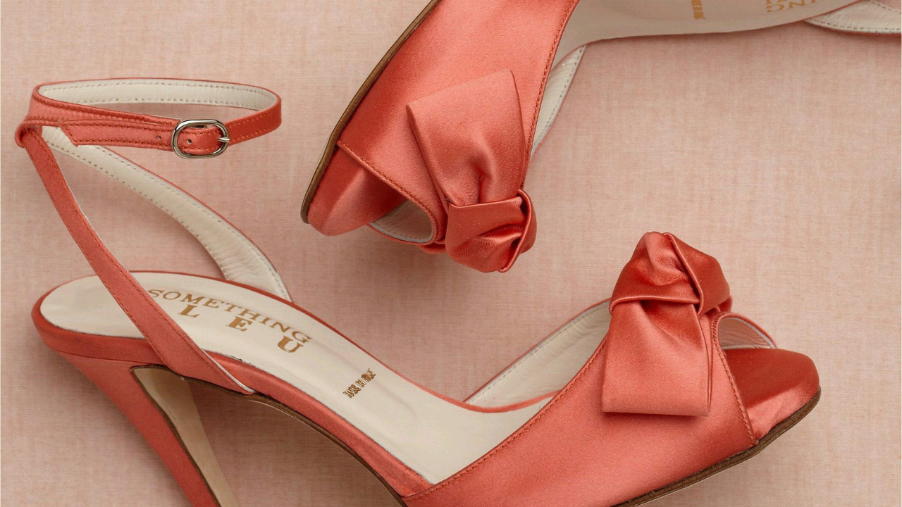 Sapatos de cetim se tornam a aposta fashion do momento