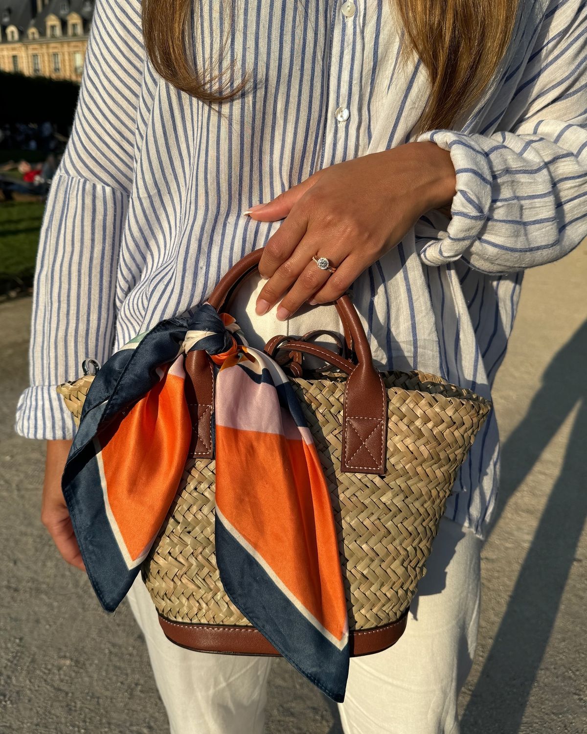 Bolsa de palha retorna as tendências para o verão