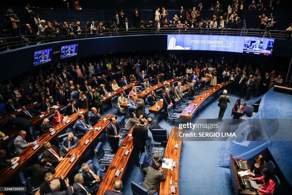 Senado articula proposta para tirar Bolsonaro do regime fechado