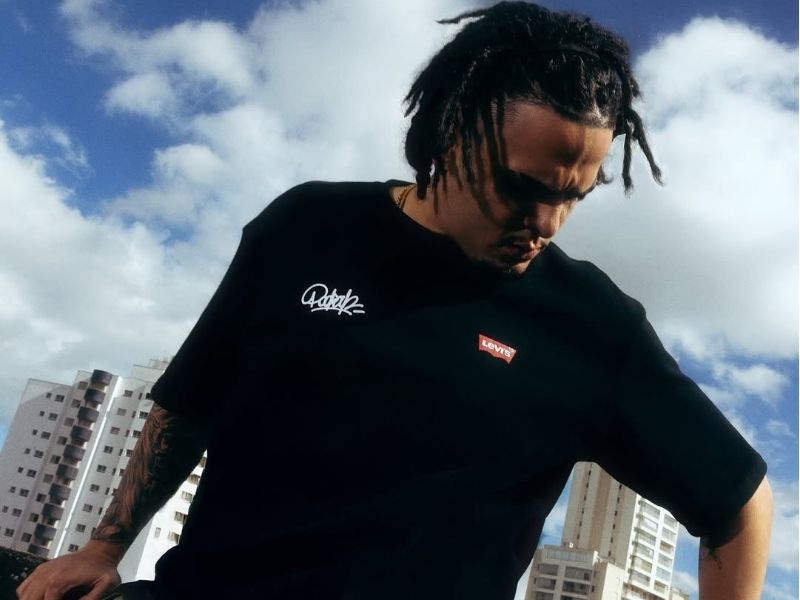 Levi’s e Podpah lançam collab que celebra o corre e a autenticidade da cultura de rua