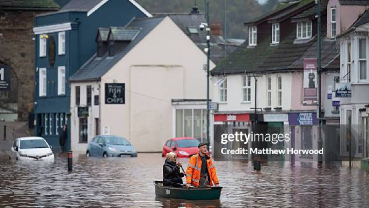 Tempestade Claudia provoca mortes em Portugal e deixa cidades inglesas e galesas submersas