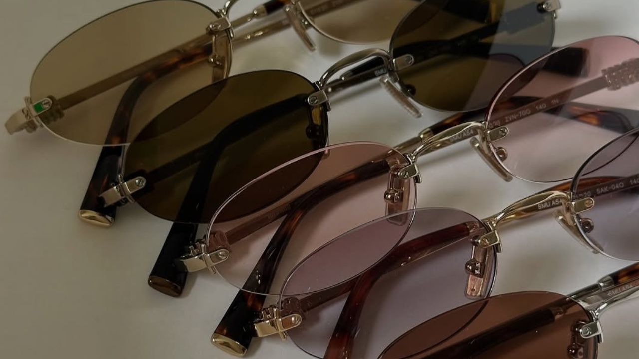 Ugly chic: a ascensão dos óculos “quase invisíveis” que definem o estilo de 2025