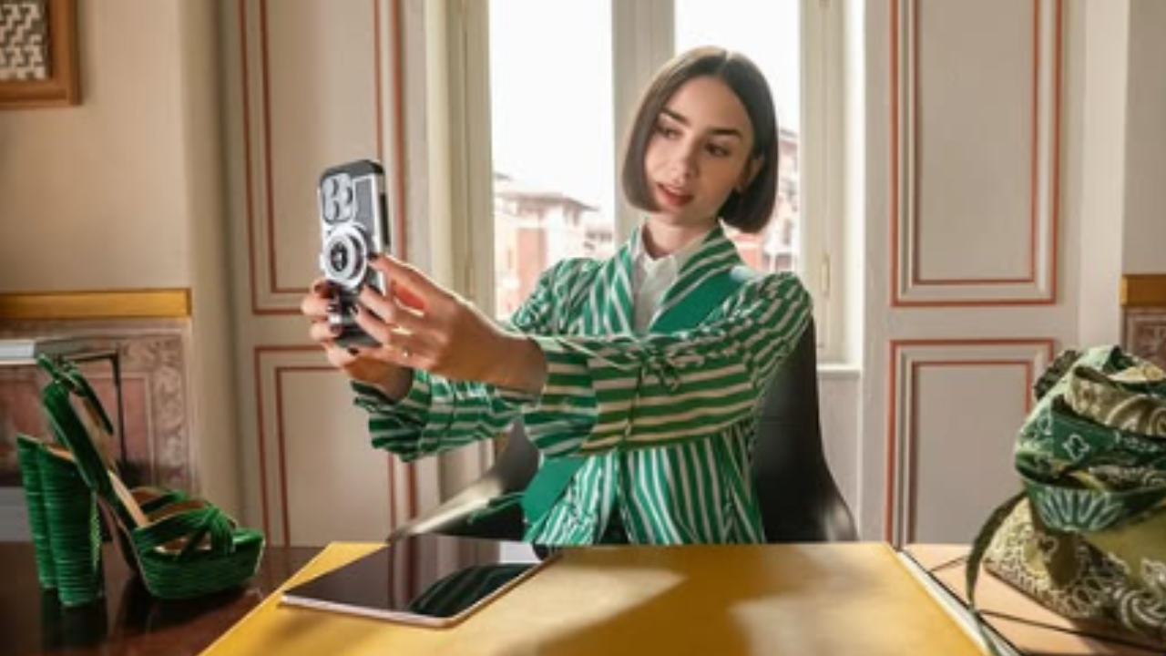 Figurinista de Emily em Paris expõem todas as referência da 5º temporada