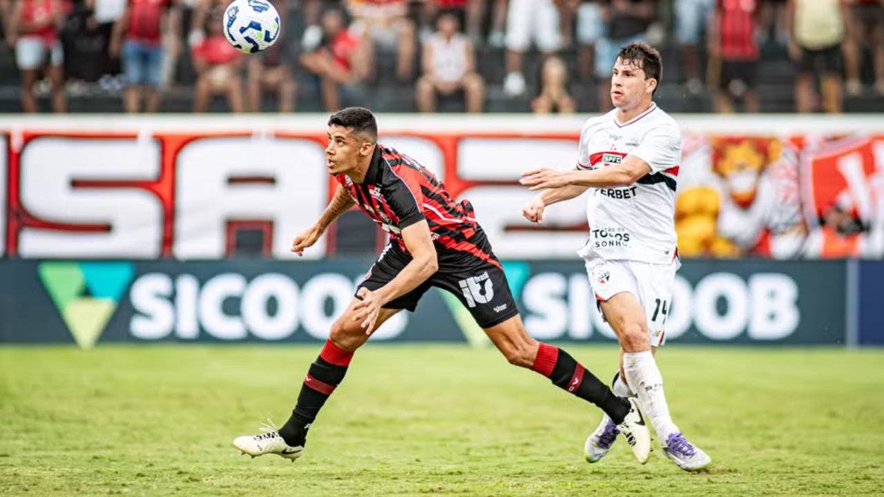 Vitória vence o São Paulo e escapa do rebaixamento no Barradão