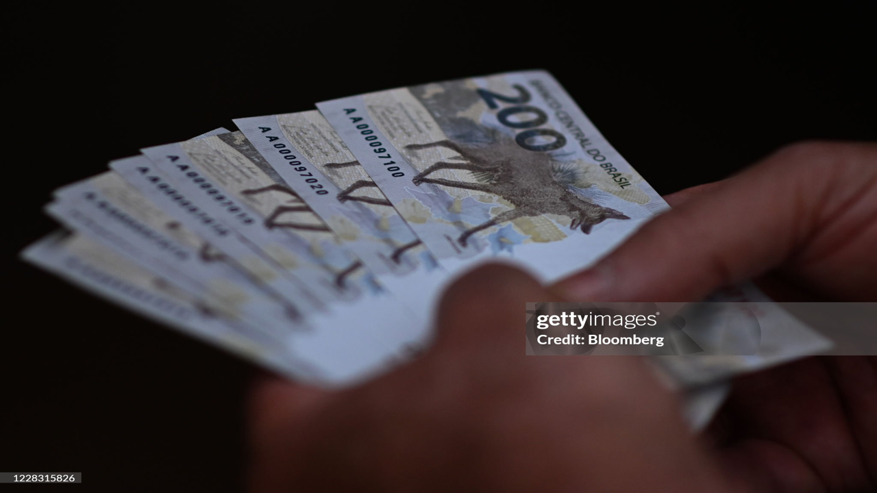 Salário mínimo de 2026 é definido em R$ 1.621 pelo governo