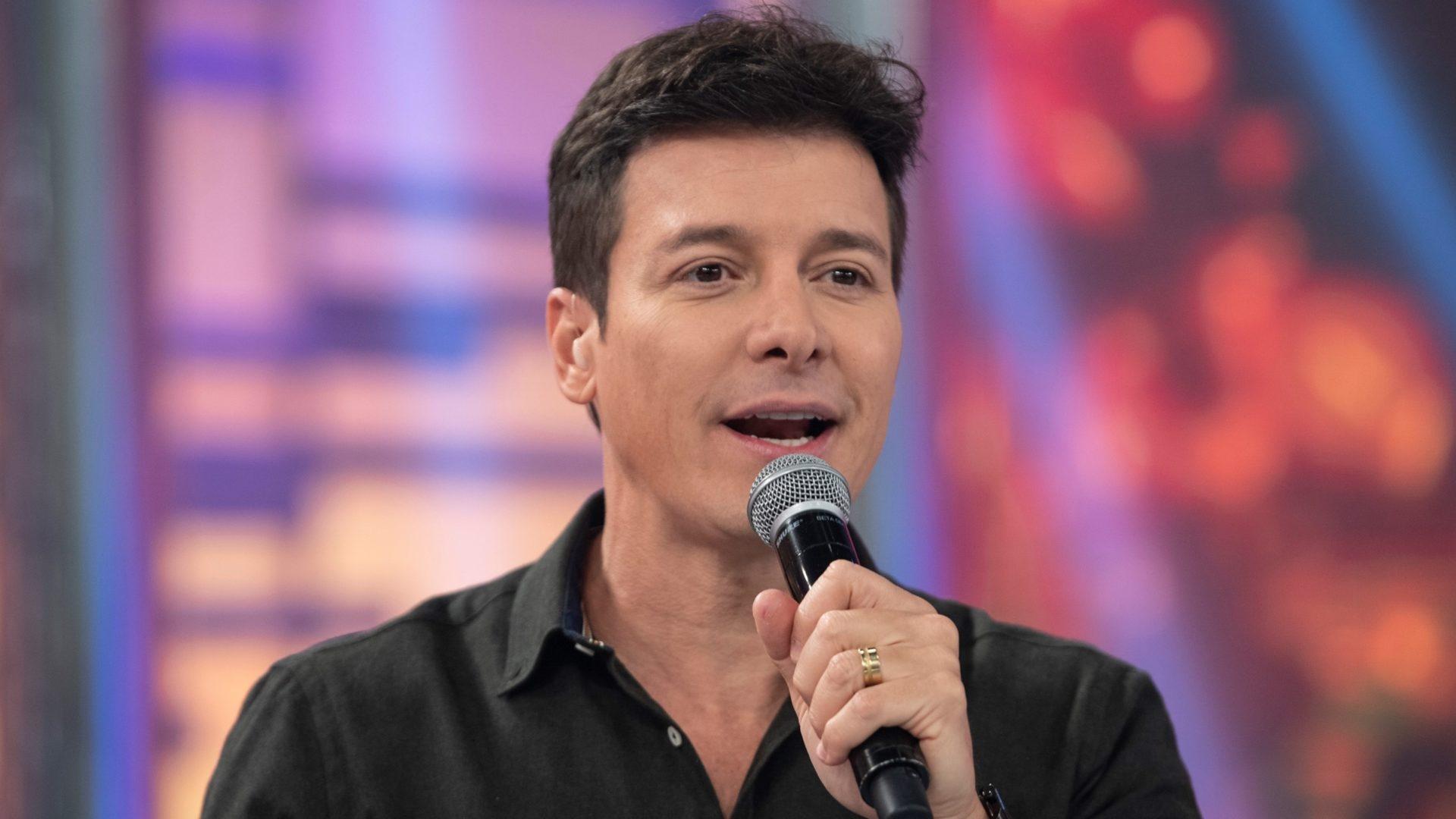 Rodrigo Faro avalia próximos passos após fim de contrato com a Record O apresentador e ator Rodrigo Faro