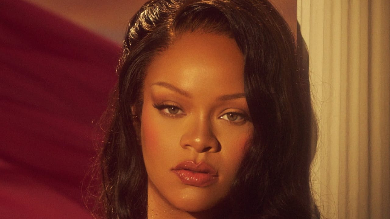 Rihanna protagoniza campanha de Valentine’s Day da Savage X Fenty