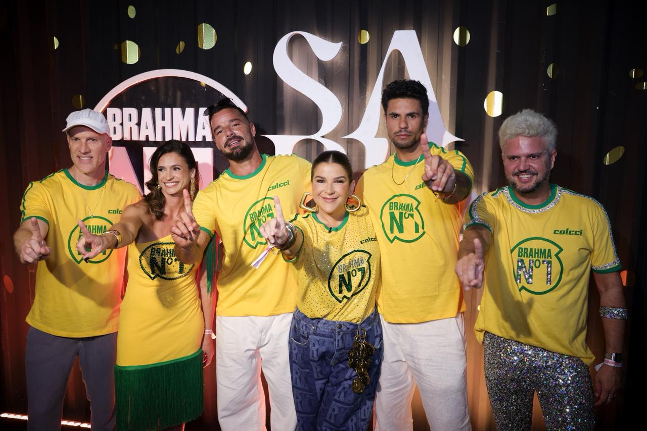 Após o Super Bowl LX, Ricky Martin desembarca no Carnaval do Rio Após o Super Bowl LX, Ricky Martin desembarca no Carnaval do Rio