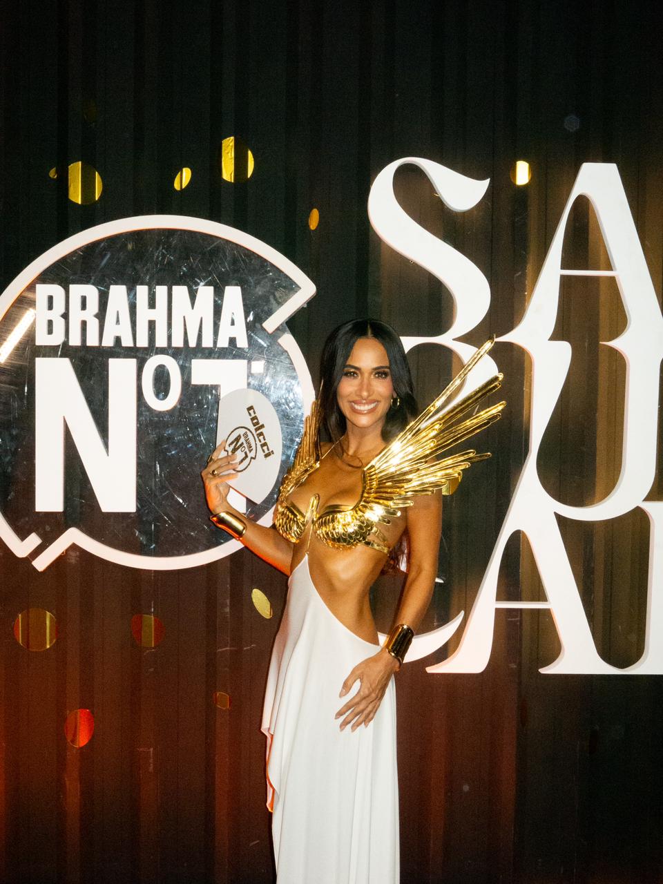 Silvia Braz brilha na Marquês de Sapucaí como musa do Camarote N1 pelo 5º ano consecutivo Silvia Braz brilha na Marquês de Sapucaí como musa do Camarote N1 pelo 5º ano consecutivo