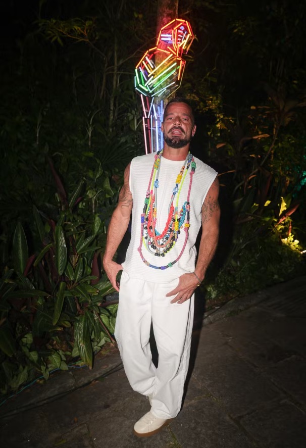 Ricky Martin marca presença no Baile da Arara no Rio de Janeiro
