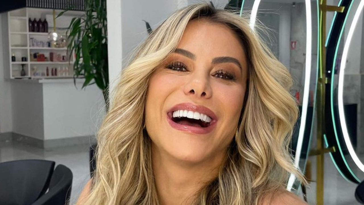 Poliana Rocha aparece chateada em seu Instagram