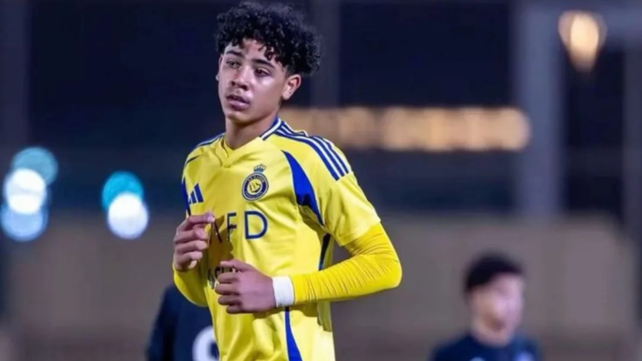 Filho de Cristiano Ronaldo treina na base do Real Madrid e fica próximo de assinar com clube merengue