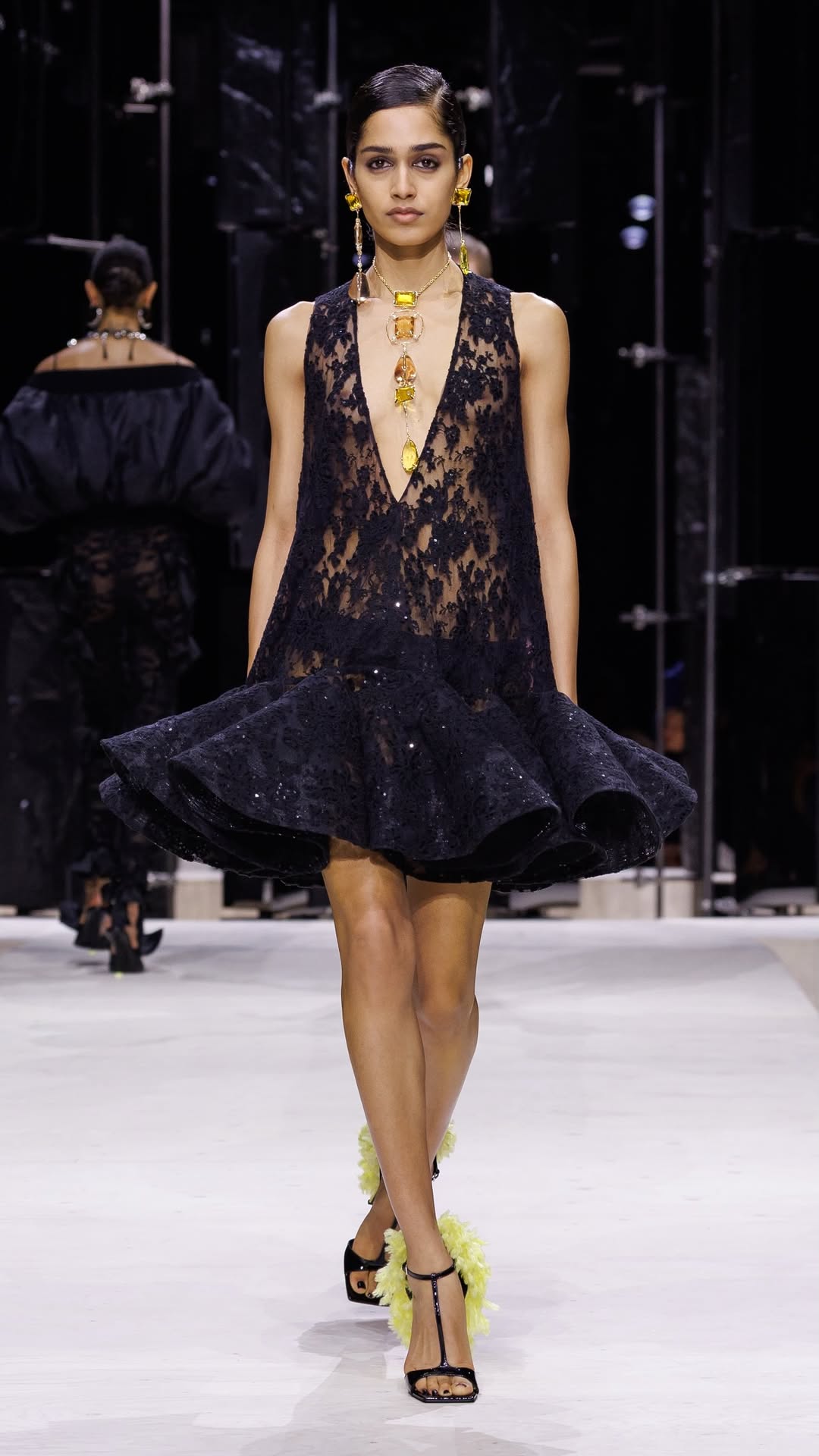 Givenchy celebra a pluralidade feminina na Semana de Moda de Paris