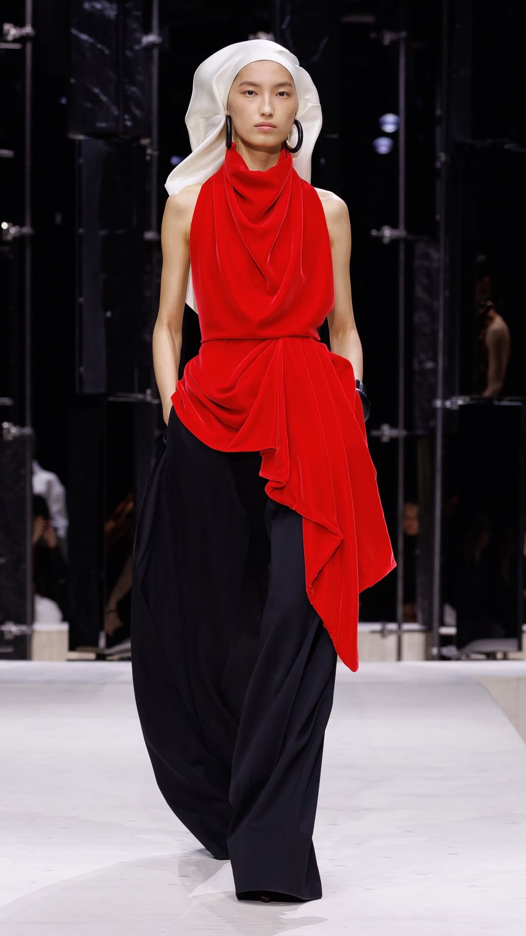 Givenchy celebra a pluralidade feminina na Semana de Moda de Paris
