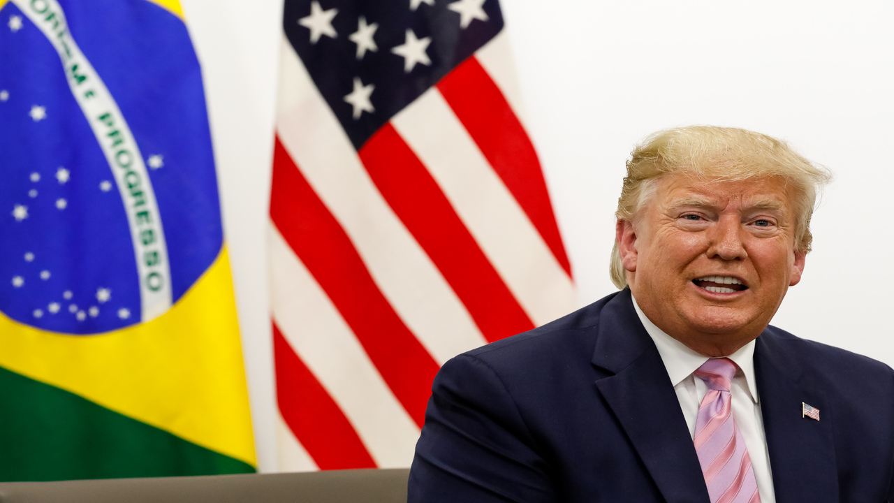 Trump amplia guerra econômica contra Irã e Canadá