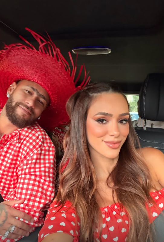 Helena, filha caçula de Neymar com Amanda Kimberlly, não participa de arraial que reuniu os irmãos