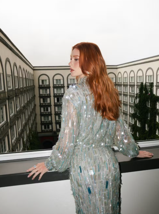 Marina Ruy Barbosa impressiona com vestido de grife avaliado em mais de R$ 150 mil