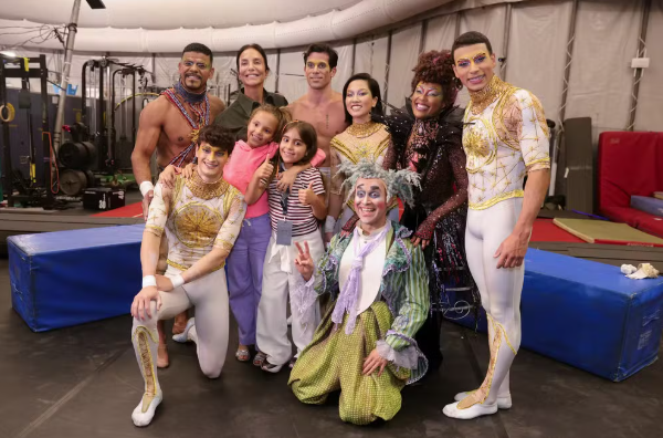 Ivete Sangalo curte Cirque du Soleil com as filhas, Marina e Helena