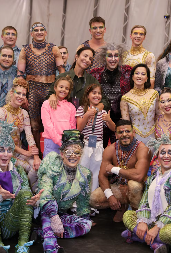 Ivete Sangalo curte Cirque du Soleil com as filhas, Marina e Helena