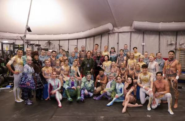 Ivete Sangalo curte Cirque du Soleil com as filhas, Marina e Helena
