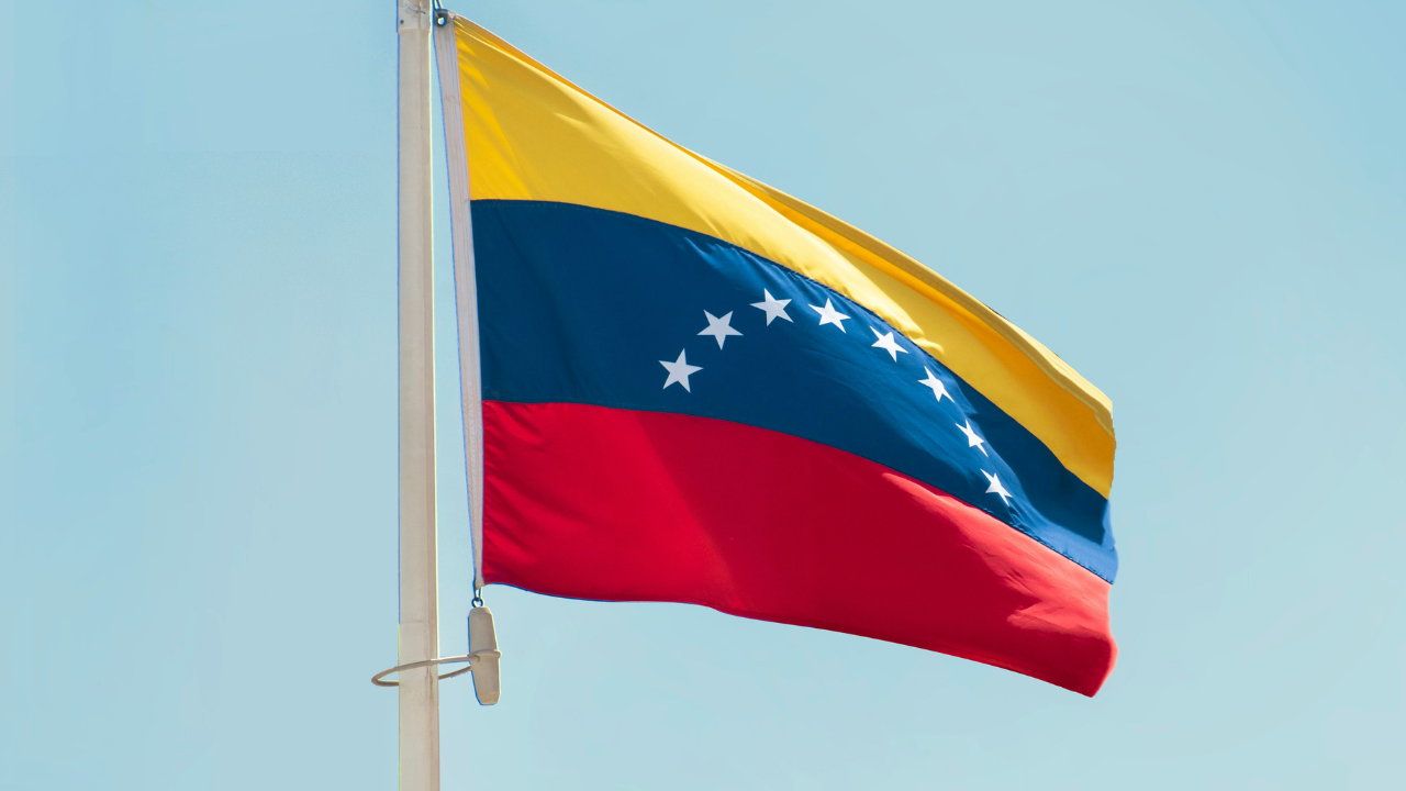 Pesquisa aponta crise na transição política da Venezuela após terremotos