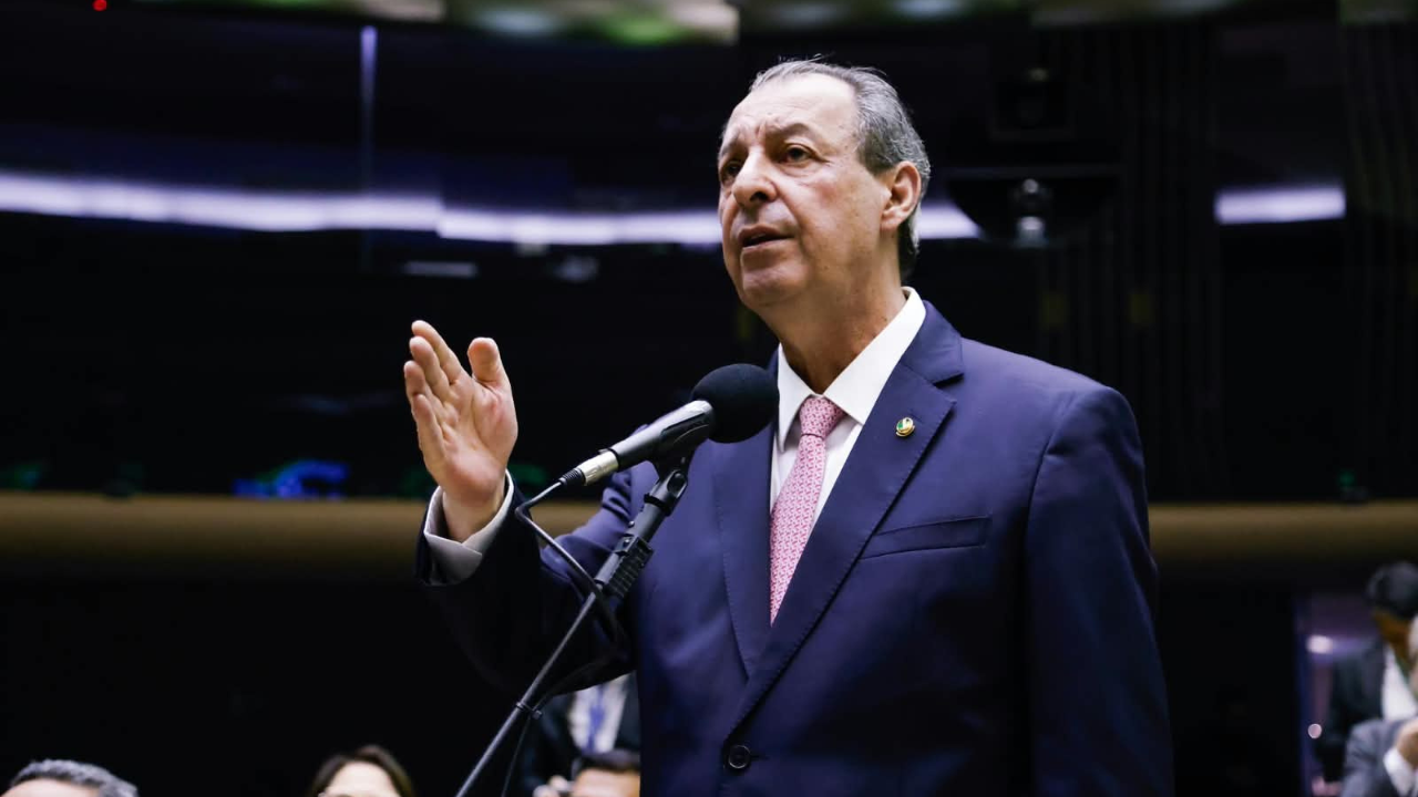 Fim da escala 6×1: Aziz mantém texto da Câmara para acelerar votação no Senado