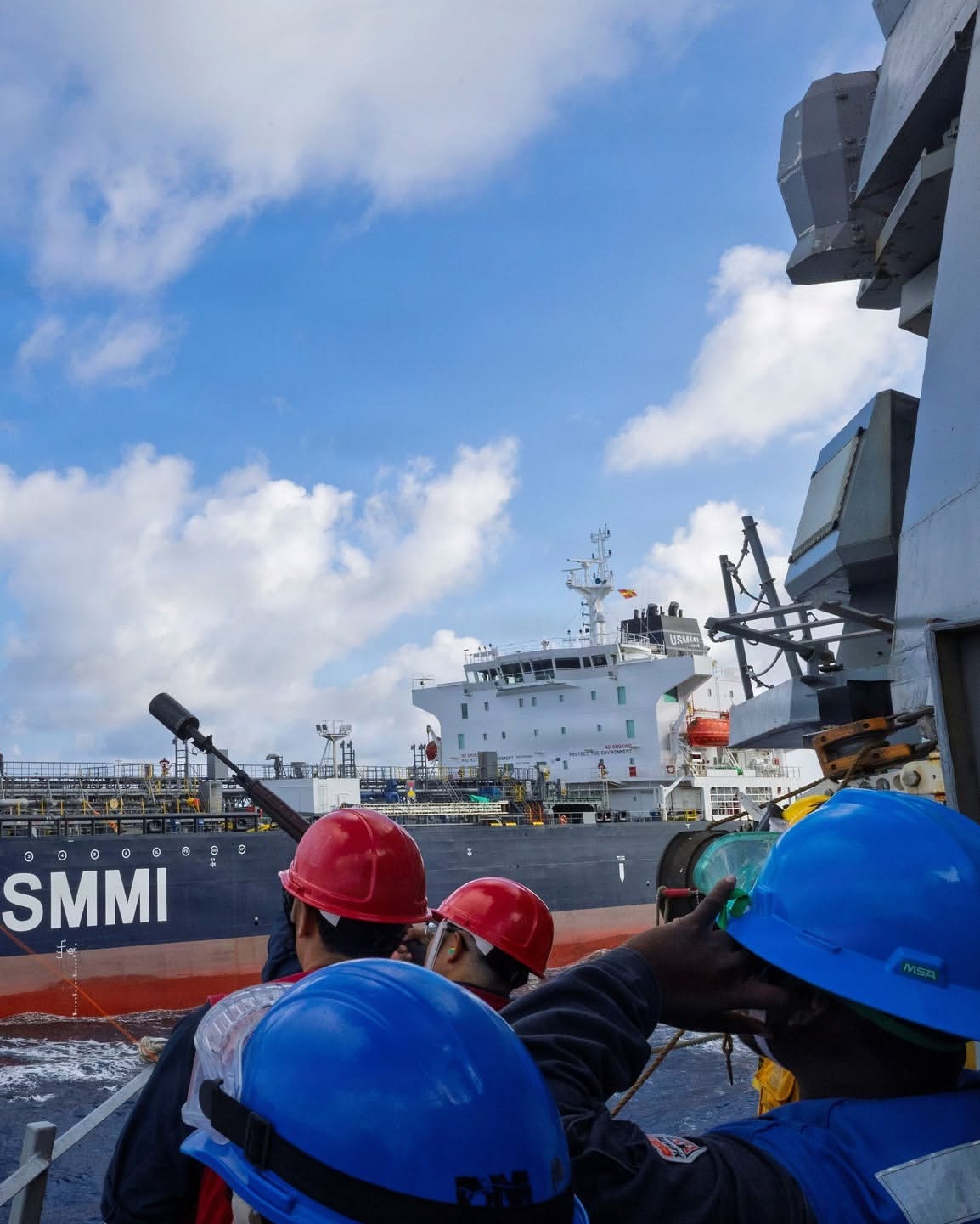 Navio de guerra dos EUA fica sem energia por quatro dias
