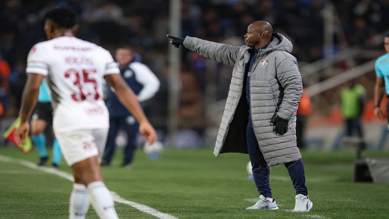 Fluminense avança na Libertadores e reacende esperança na temporada Técnico Marcão na partida contra o Independiente Rivadavia
