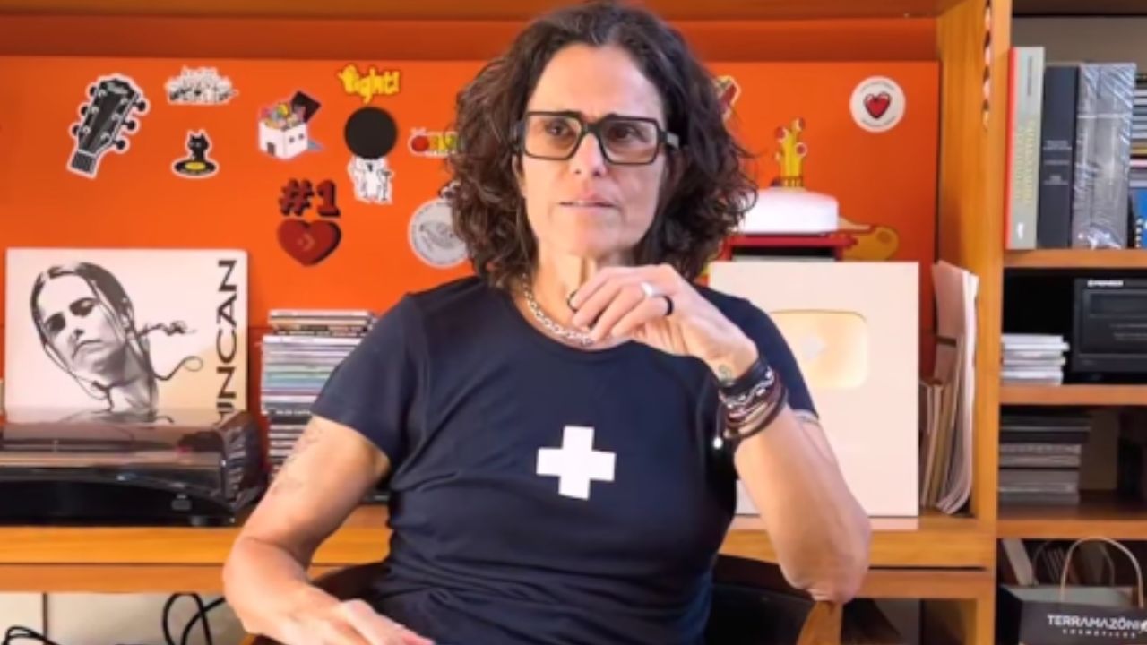 Zélia Duncan revela que quase perdeu a voz durante tratamento contra câncer de tireoide