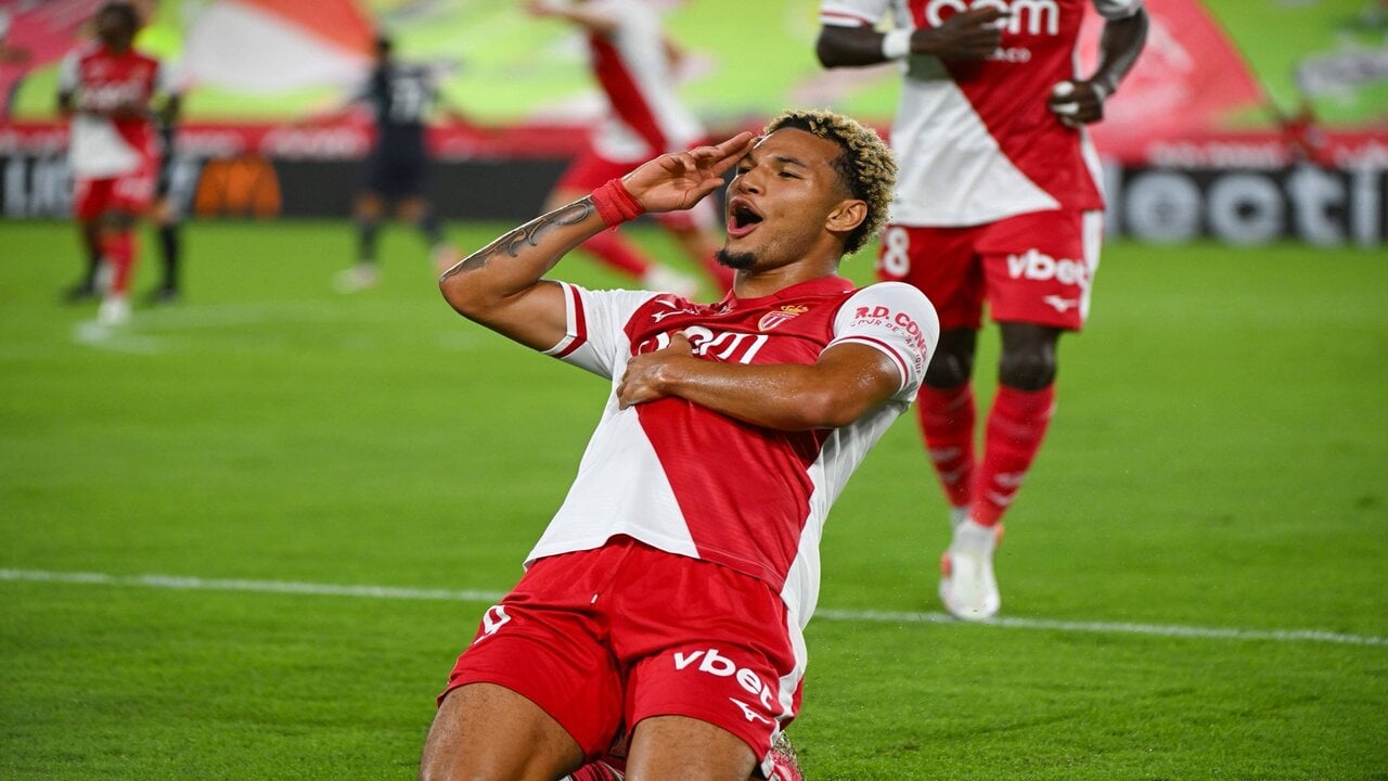 O alemão Paris Brunner comemorando o gol pelo Monaco