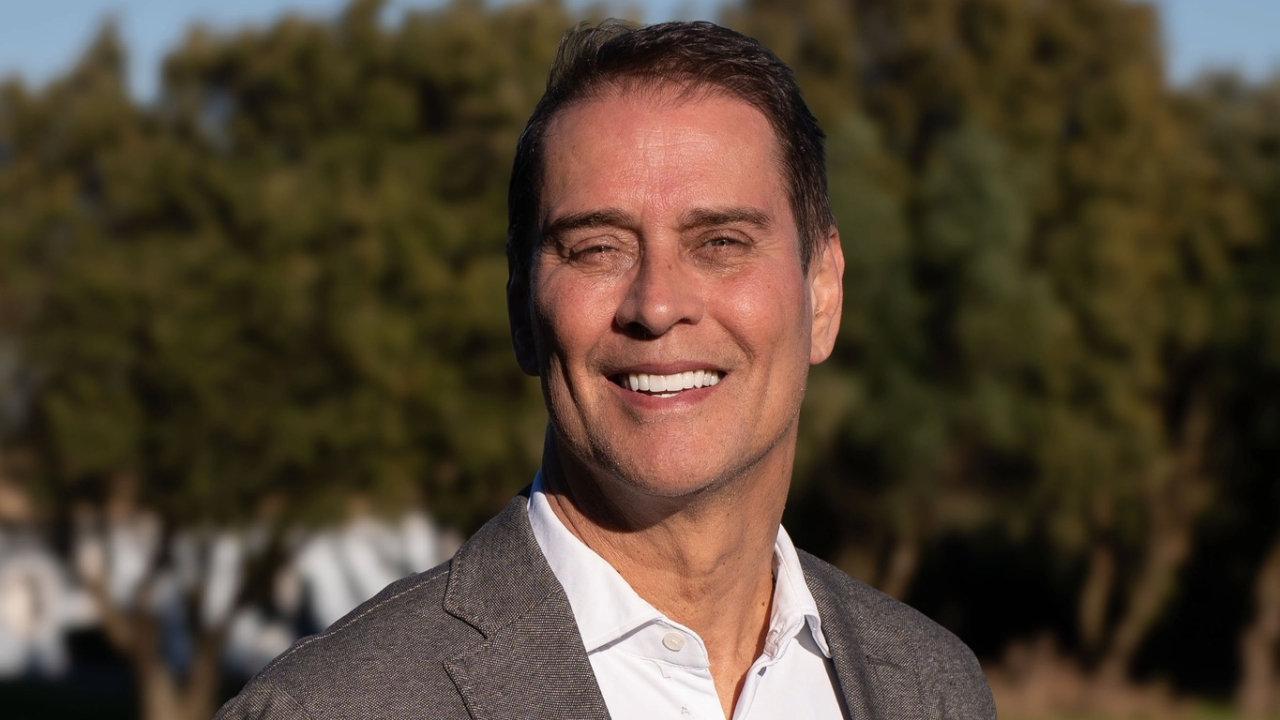 Longe das novelas, Marcello Antony reflete sobre nova profissão como corretor de imóveis: ‘Resolvi mudar de vida’