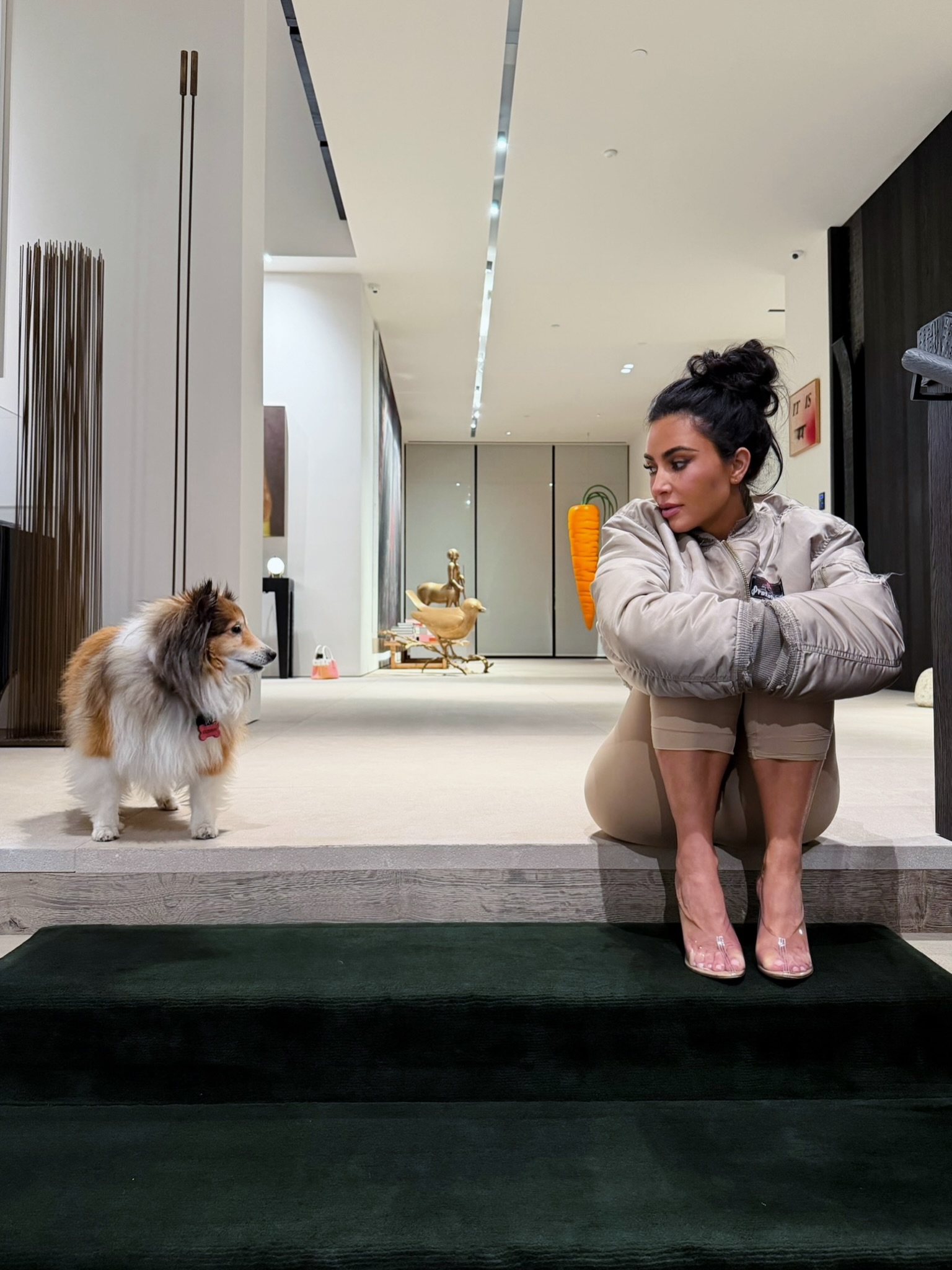 Lewis Hamilton mostra registros ao lado de Kim Kardashian durante período de descanso Lewis Hamilton mostra registros ao lado de Kim Kardashian durante período de descanso
