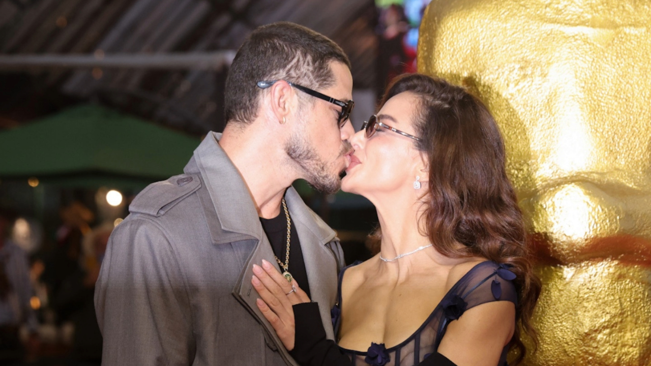 José Loreto troca beijos com Fernanda Marques no red carpet de Chorão em Gramado