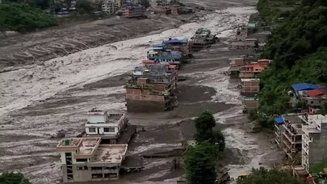 Deslizamento no Nepal deixa mortos e desaparecidos