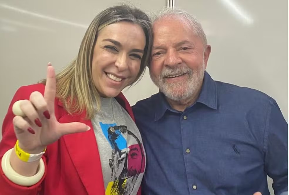 Lula esclarece fotos com Roberta Luchsinger e nega ter relação ou interlocução com empresária