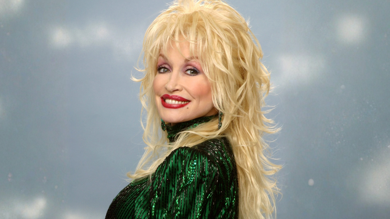 Em sua última entrevista, Dolly Parton revelou planos para shows com avatares
