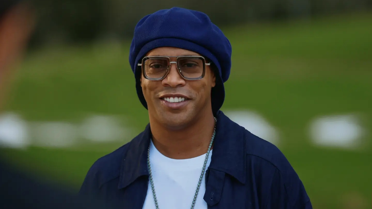 Ronaldinho Gaúcho é apresentado por clube italiano e agita fãs com novidade