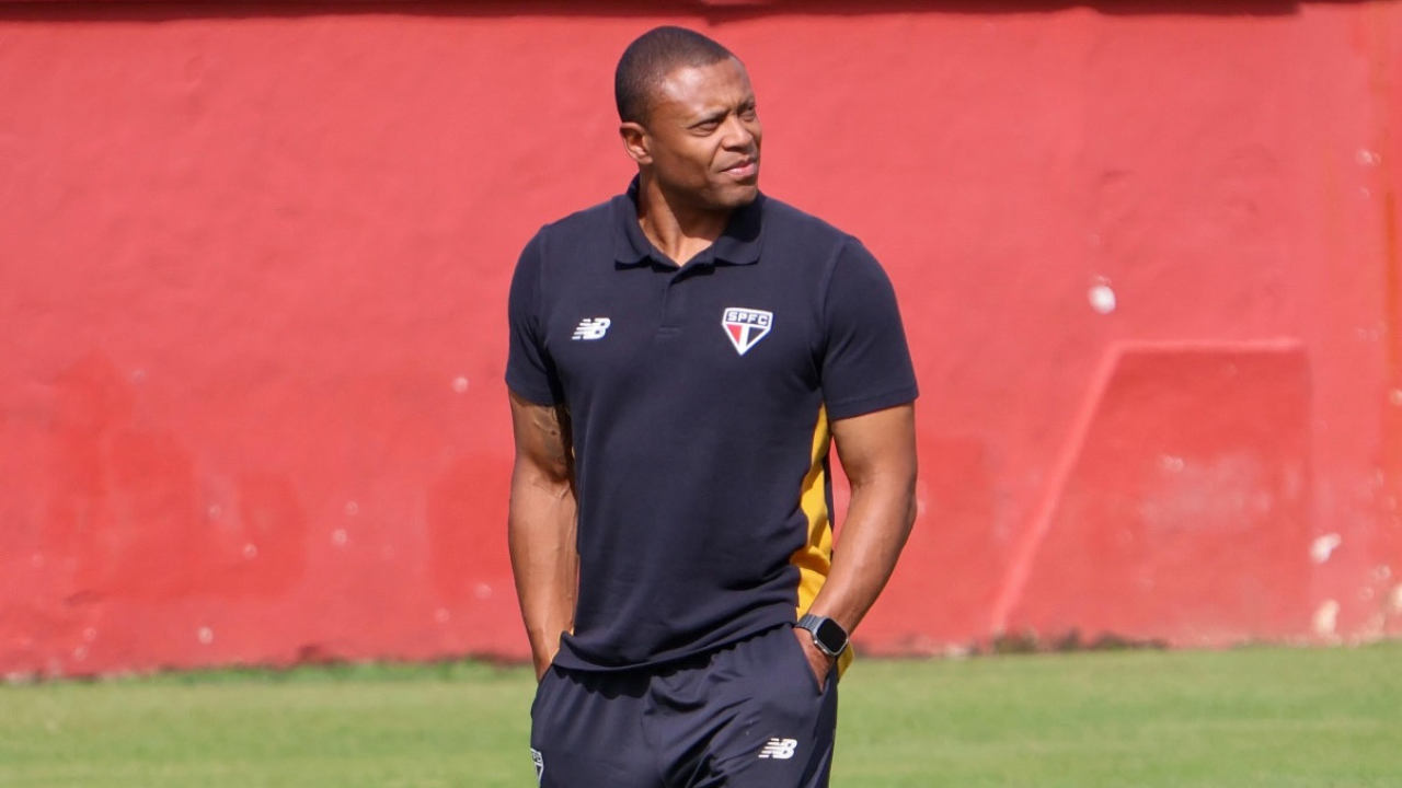 Júlio Baptista analisa futebol brasileiro e aponta falha de Neymar: “Não entendeu”
