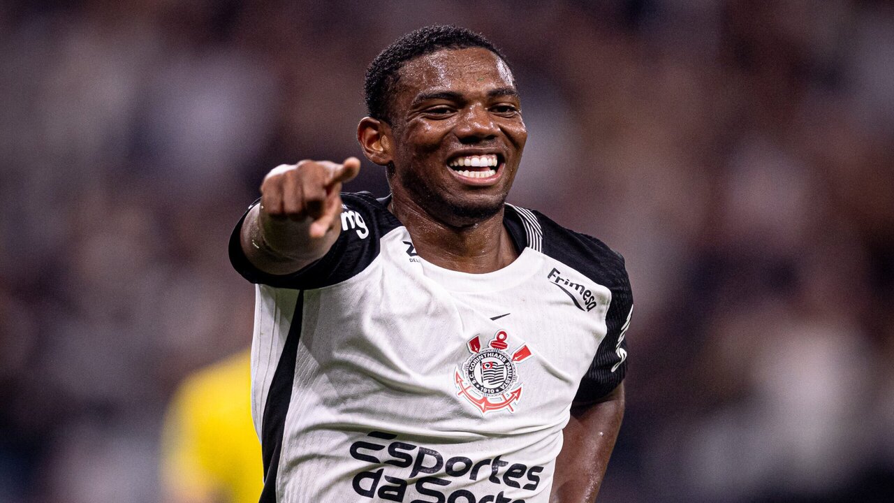 Nottingham Forest aceita deixar André no Corinthians até o fim do ano, o único entrave é o valor