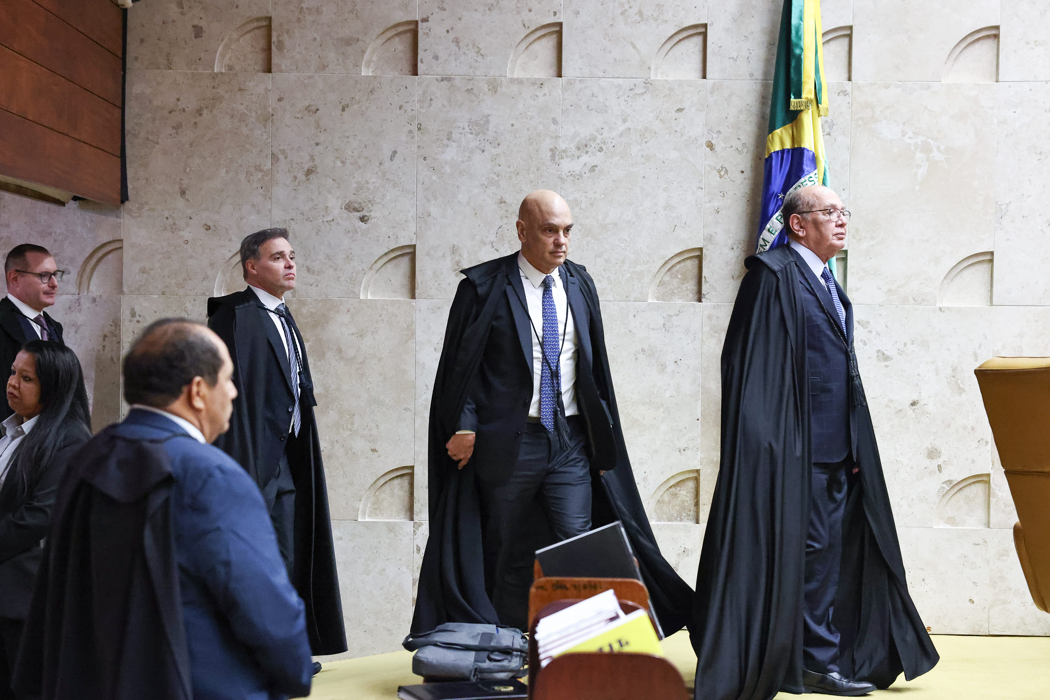 Mendonça e Moraes evitam polêmica em primeiro encontro público após crise sobre Vorcaro; confira os registros