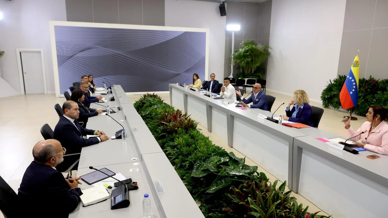 Venezuela libera veículos de comunicação censurados a anos