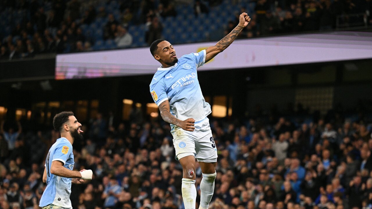 O atacante brasileiro Allan, do Manchester City