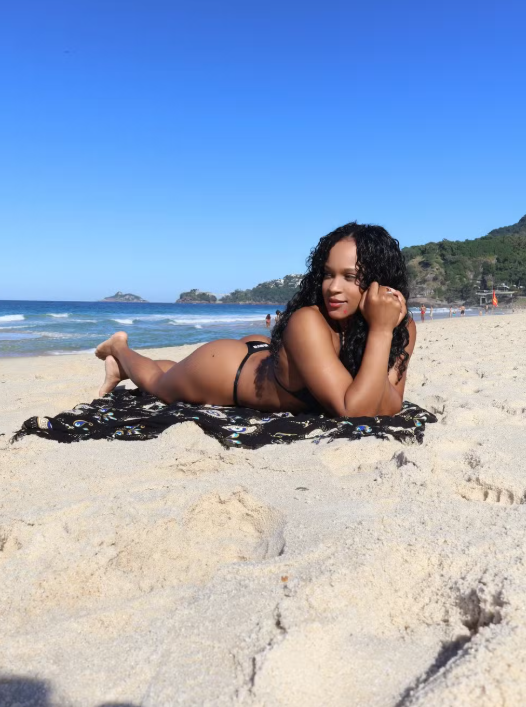 Rebeca Andrade compartilha rotina no Rio e mostra momento de carinho com empresária