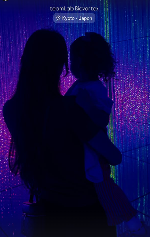 Amanda Kimberlly revela momentos da viagem ao Japão com Helena, sua filha de Neymar