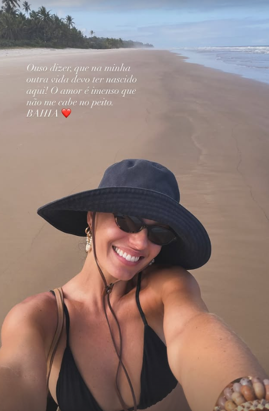 Isis Valverde curte praia na Bahia e se declara ao estado Isis Valverde curte praia na Bahia e se declara ao estado
