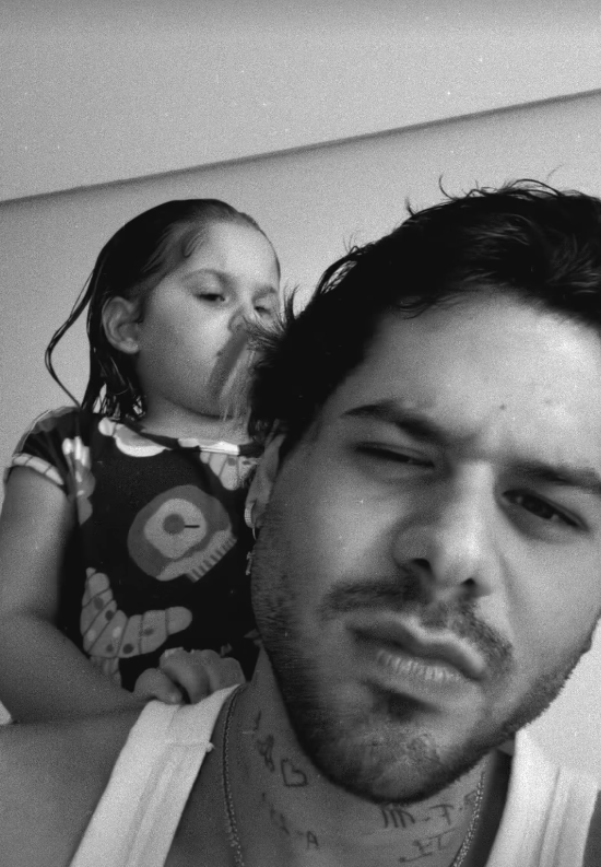 Zé Felipe mostra momento de beleza com Maria Flor