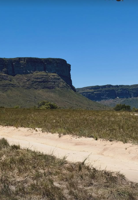 Suposto affair de Anitta, Danilo Mesquita exibe shape durante viagem à Chapada Diamantina