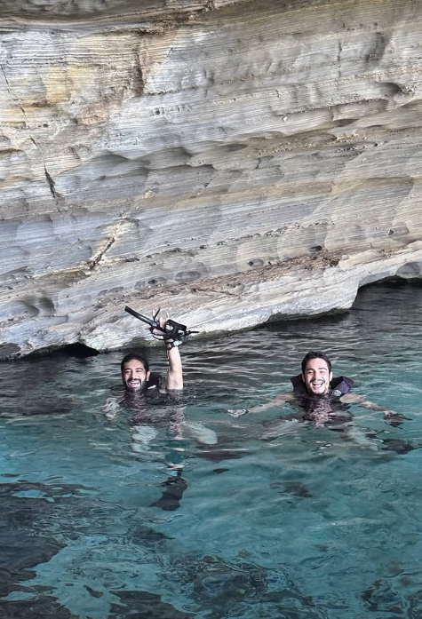 Suposto affair de Anitta, Danilo Mesquita exibe shape durante viagem à Chapada Diamantina