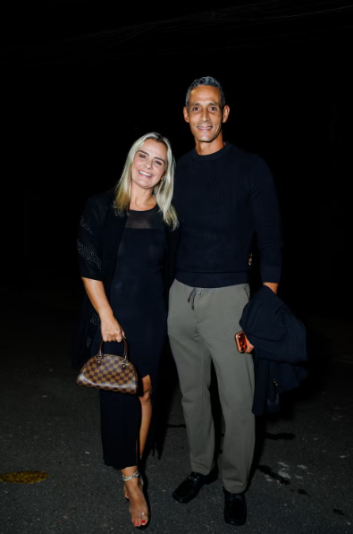 Ronaldo celebra 50 anos com ex, quatro filhos e famosos em grande festa