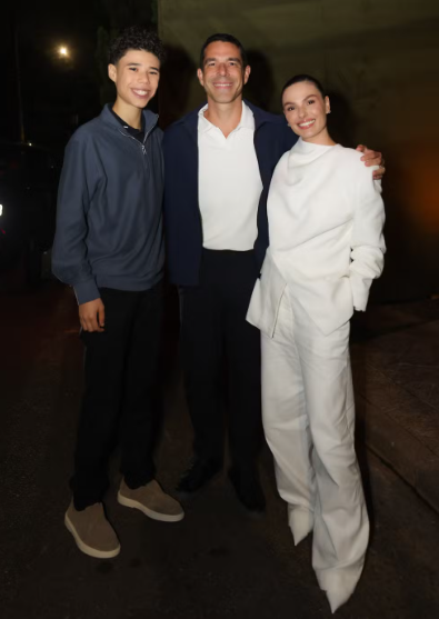 Ronaldo celebra 50 anos com ex, quatro filhos e famosos em grande festa